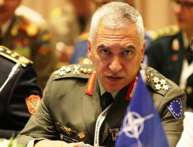 Μαξίμου για στρατηγό Κωσταράκο: «Δημιουργεί εντυπώσεις στο προσφυγικό για πολιτικές σκοπιμότητες»